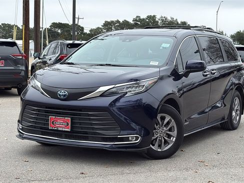 Used 2021 Toyota Sienna XLE image 43