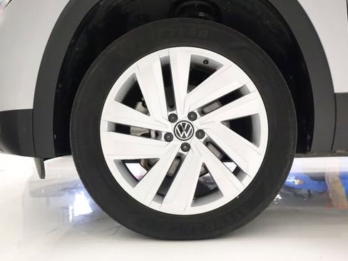 Used 2022 Volkswagen Atlas Cross Sport SE w/ Panoramic Sunroof Package AWD/4WD image 8