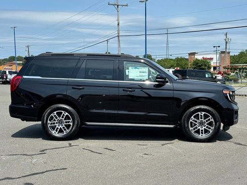 New 2025 Ford Expedition Active image 24