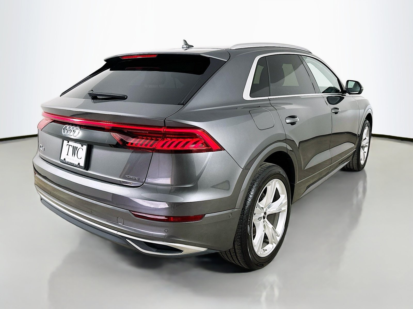 Certified 2022 Audi Q8 Premium AWD/4WD image 5