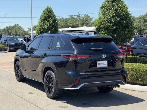 Certified 2024 Toyota Highlander XSE FWD image 5