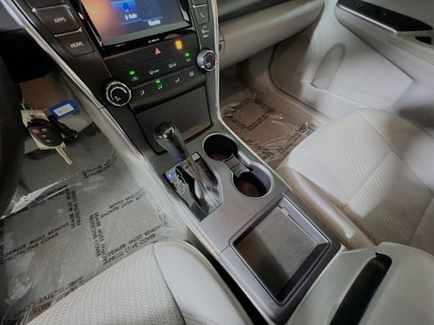 Used 2016 Toyota Camry LE image 25