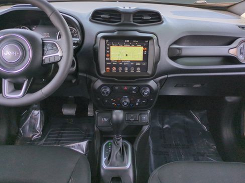 Used 2023 Jeep Renegade Latitude AWD/4WD image 11