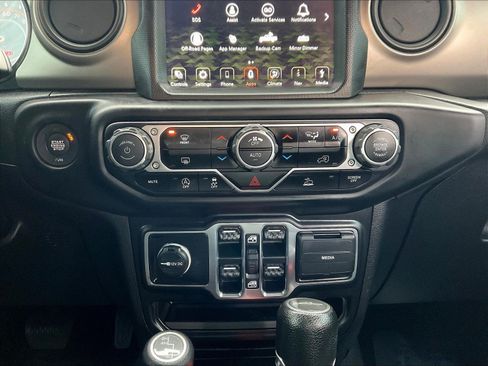 Used 2021 Jeep Gladiator Sport AWD/4WD image 15