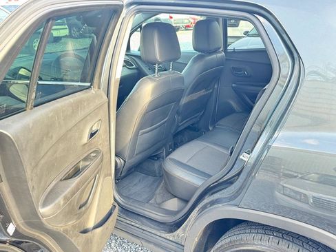 Used 2018 Chevrolet Trax LT w/ LT Convenience Package image 7