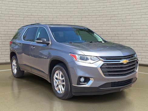 Used 2021 Chevrolet Traverse LT AWD/4WD image 3