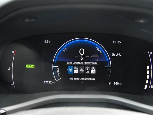 Used 2025 Toyota Camry LE image 28