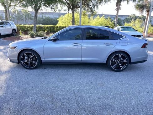 Used 2023 Honda Accord Sport image 3