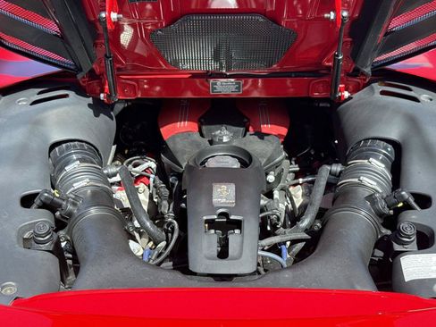 Used 2018 Ferrari 488 Spider RWD image 13