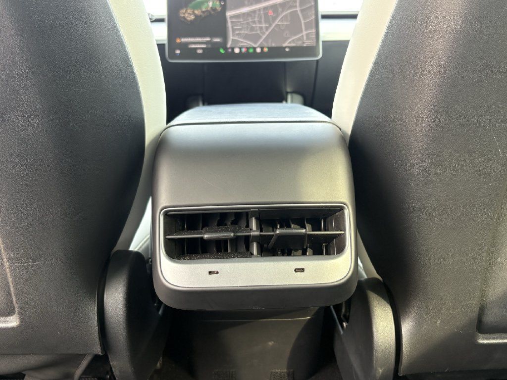 Used 2021 Tesla Model Y 2WD image 25