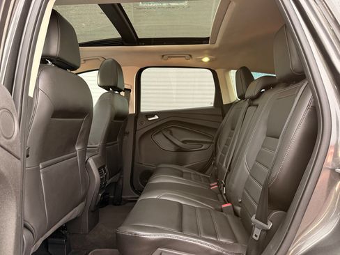Used 2017 Ford Escape Titanium AWD/4WD image 17
