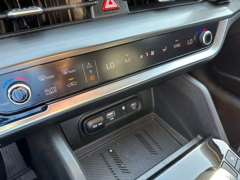 Used 2024 Kia Sportage EX image 21