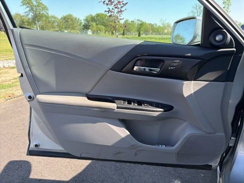 Used 2013 Honda Accord EX-L image 18