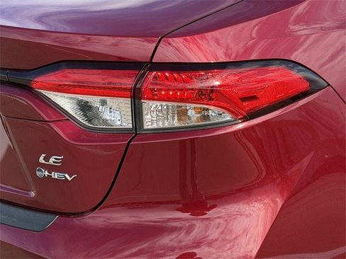 Certified 2025 Toyota Corolla LE image 7