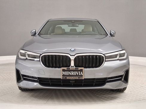 Used 2023 BMW 530e w/ Premium Package RWD image 4
