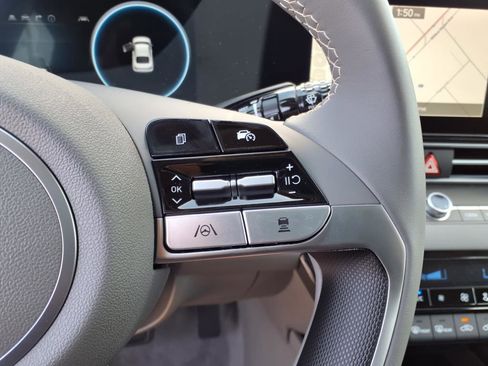 New 2025 Hyundai Elantra SEL image 25