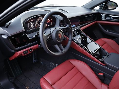 New 2026 Porsche Panamera 4 image 4