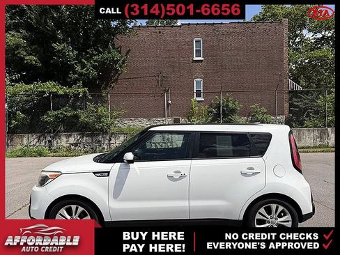 Used 2016 Kia Soul + w/ Primo Package FWD image 2