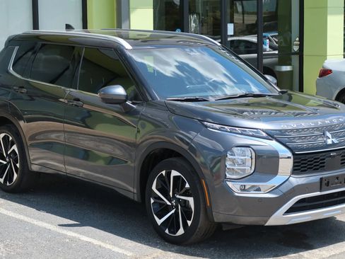Used 2024 Mitsubishi Outlander SEL AWD/4WD image 5