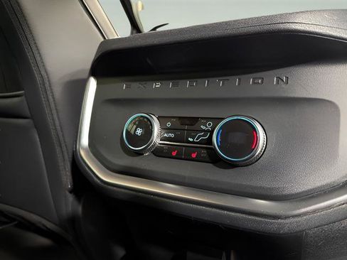 Used 2025 Ford Expedition Platinum AWD/4WD image 31