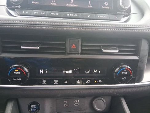 Used 2025 Nissan Rogue SV AWD/4WD image 25