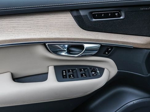New 2027 Volvo XC90 B6 Plus AWD/4WD image 25