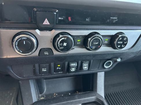 Used 2018 Toyota Tacoma SR5 image 26