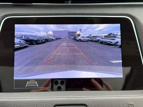 Used 2020 Cadillac XT4 Luxury w/ Cold Weather Package AWD/4WD image 15