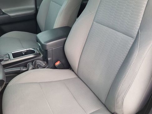 Used 2018 Toyota Tacoma SR w/ SR Convenience Package image 23