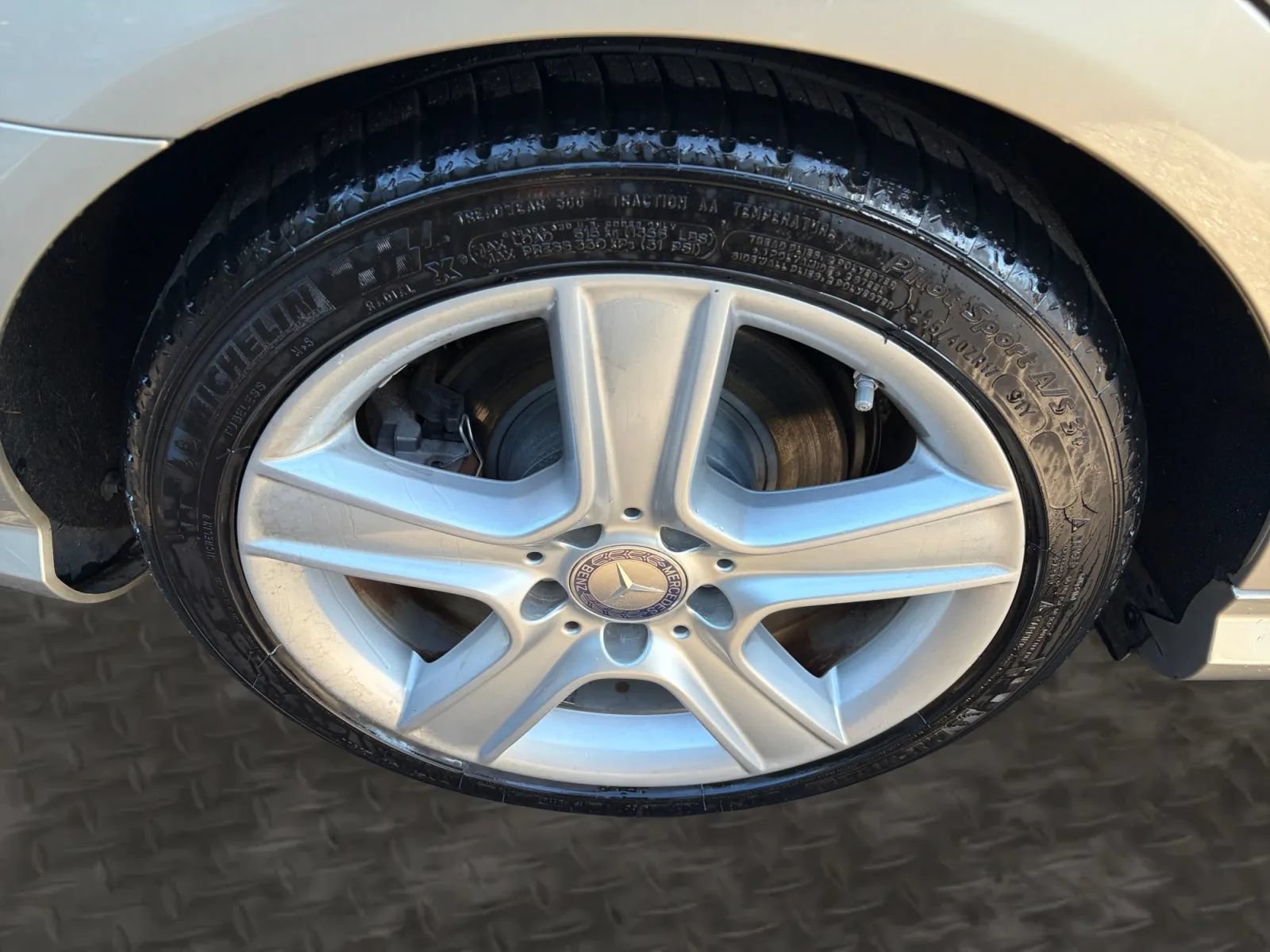 Used 2010 Mercedes-Benz C 300 Sedan image 39