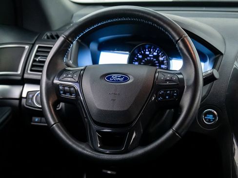 Used 2018 Ford Explorer XLT w/ Equipment Group 201A image 13