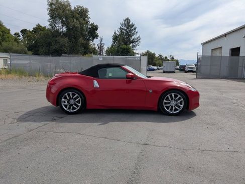 Used 2011 Nissan 370Z image 5