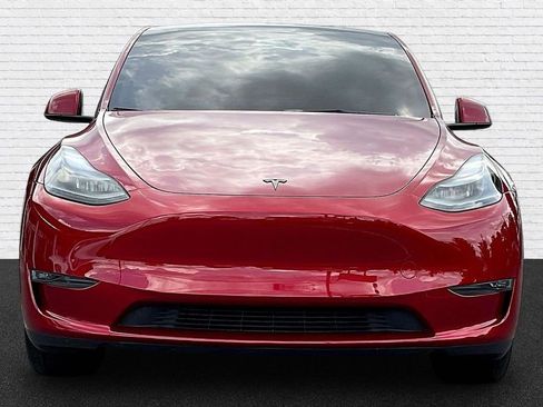 Used 2024 Tesla Model Y Long Range AWD/4WD image 2
