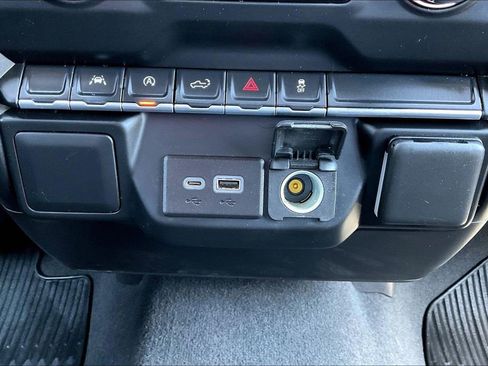 Used 2022 Chevrolet Silverado 1500 Custom w/ LPO, Dark Essentials Package AWD/4WD image 19