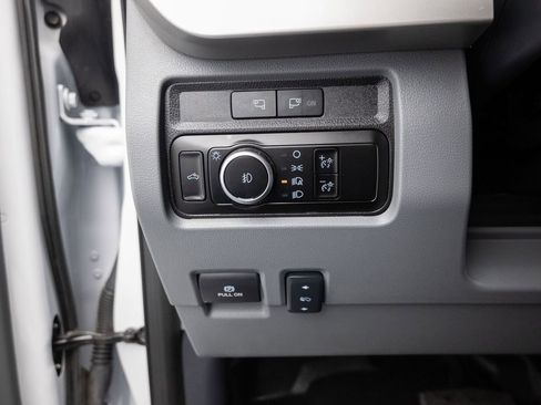 Used 2024 Ford F550 2WD Crew Cab Super Duty w/ XLT Value Package image 12