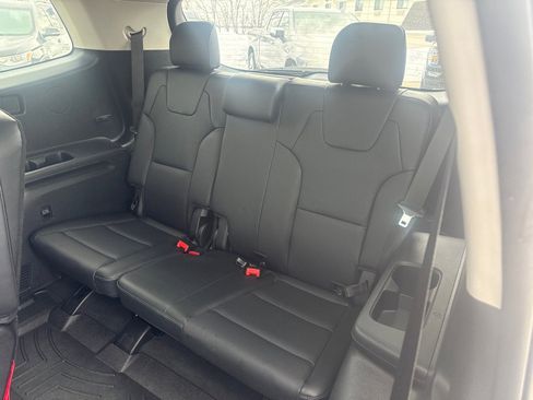 Used 2023 Kia Telluride S image 17