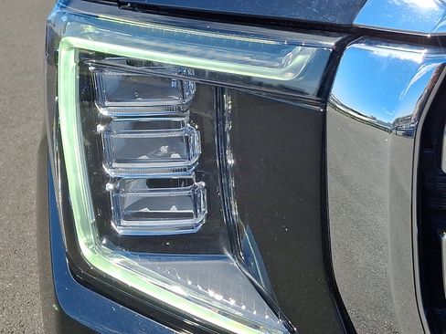 Certified 2024 GMC Yukon XL SLT image 9