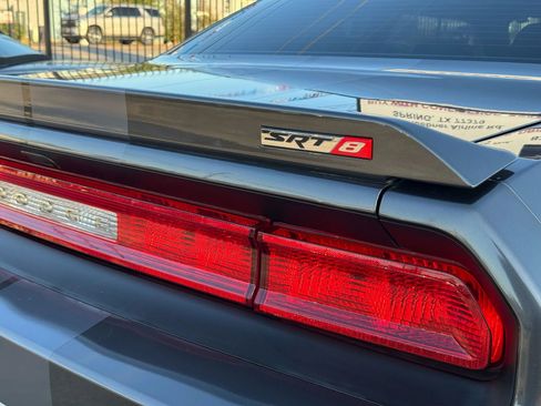 Used 2014 Dodge Challenger SRT8 w/ Harman/Kardon Audio Group image 17