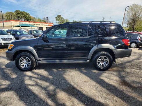 Used 2004 Toyota Sequoia SR5 image 4