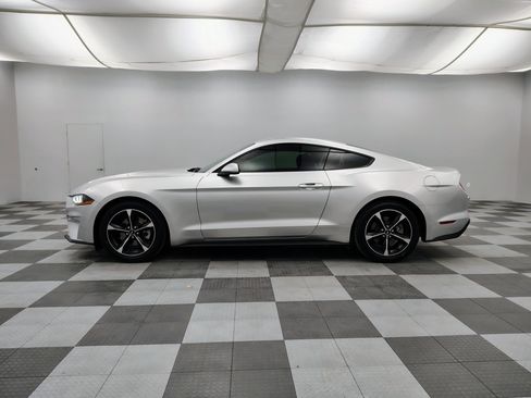 Used 2018 Ford Mustang Coupe image 6