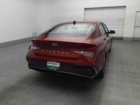 Used 2024 Hyundai Elantra SEL FWD image 7