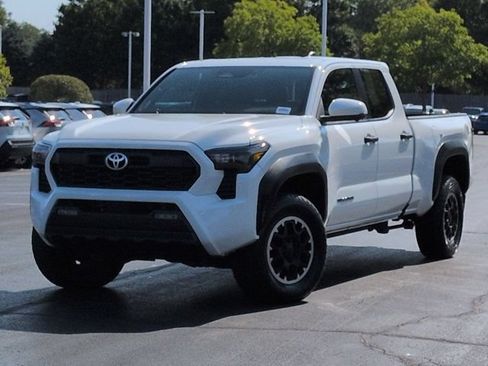 Certified 2024 Toyota Tacoma TRD Off-Road w/ TRD Off Road Premium Package AWD/4WD image 2