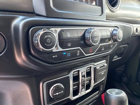 Used 2023 Jeep Wrangler Unlimited w/ Convenience Group AWD/4WD image 21