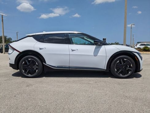 Used 2025 Kia EV6 Wind RWD image 4