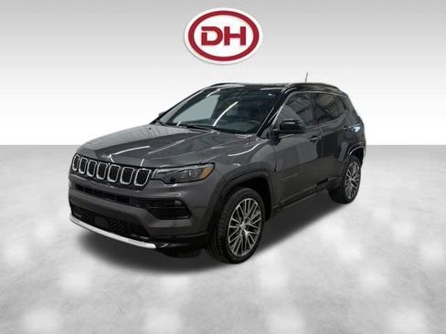 Used 2023 Jeep Compass Limited w/ Elite Group AWD/4WD image 9