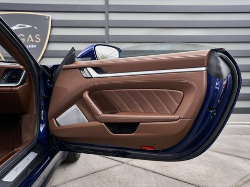 Used 2021 Porsche 911 Turbo S image 19