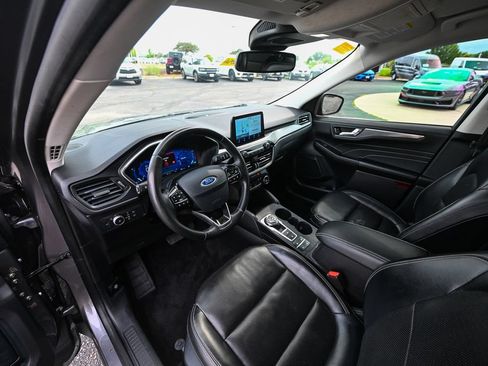 Used 2021 Ford Escape Titanium AWD/4WD image 18