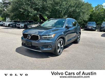 Used 2021 Volvo XC40 T5 Momentum w/ Premium Package