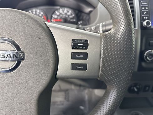 Used 2021 Nissan Frontier SV w/ SV Utility Package image 12