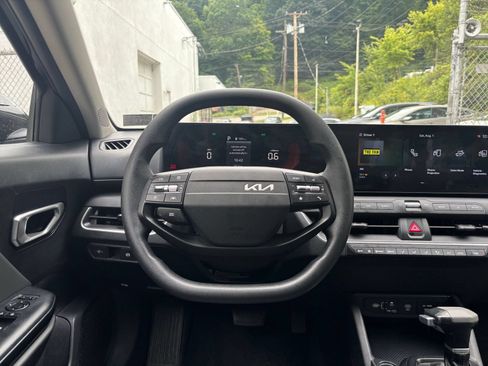 Used 2025 Kia K4 FWD image 34